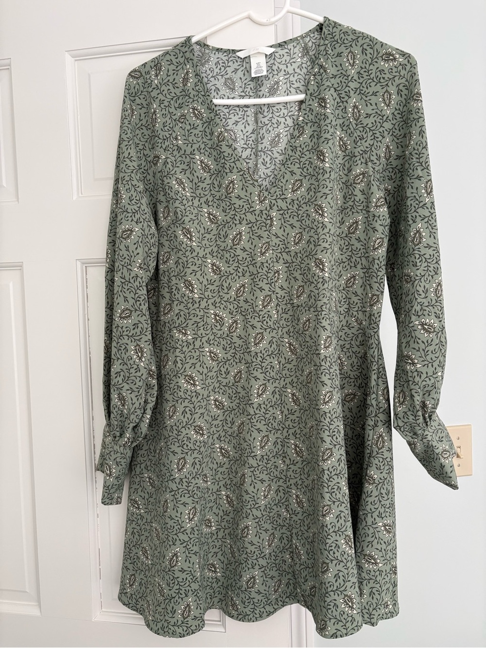 H&M Sage Green Floral V-Neck Long Sleeve Dress